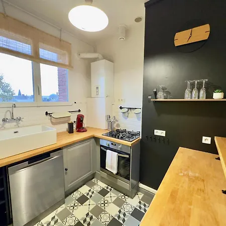 Cathedrale Et Beffroi A 180 Netflix - Parking Apartment Amiens Exterior photo