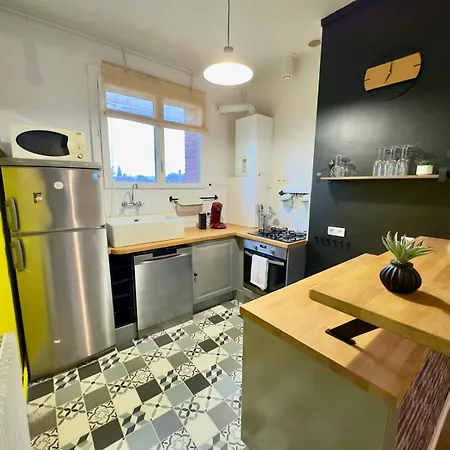 Cathedrale Et Beffroi A 180 Netflix - Parking Apartment Amiens Exterior photo