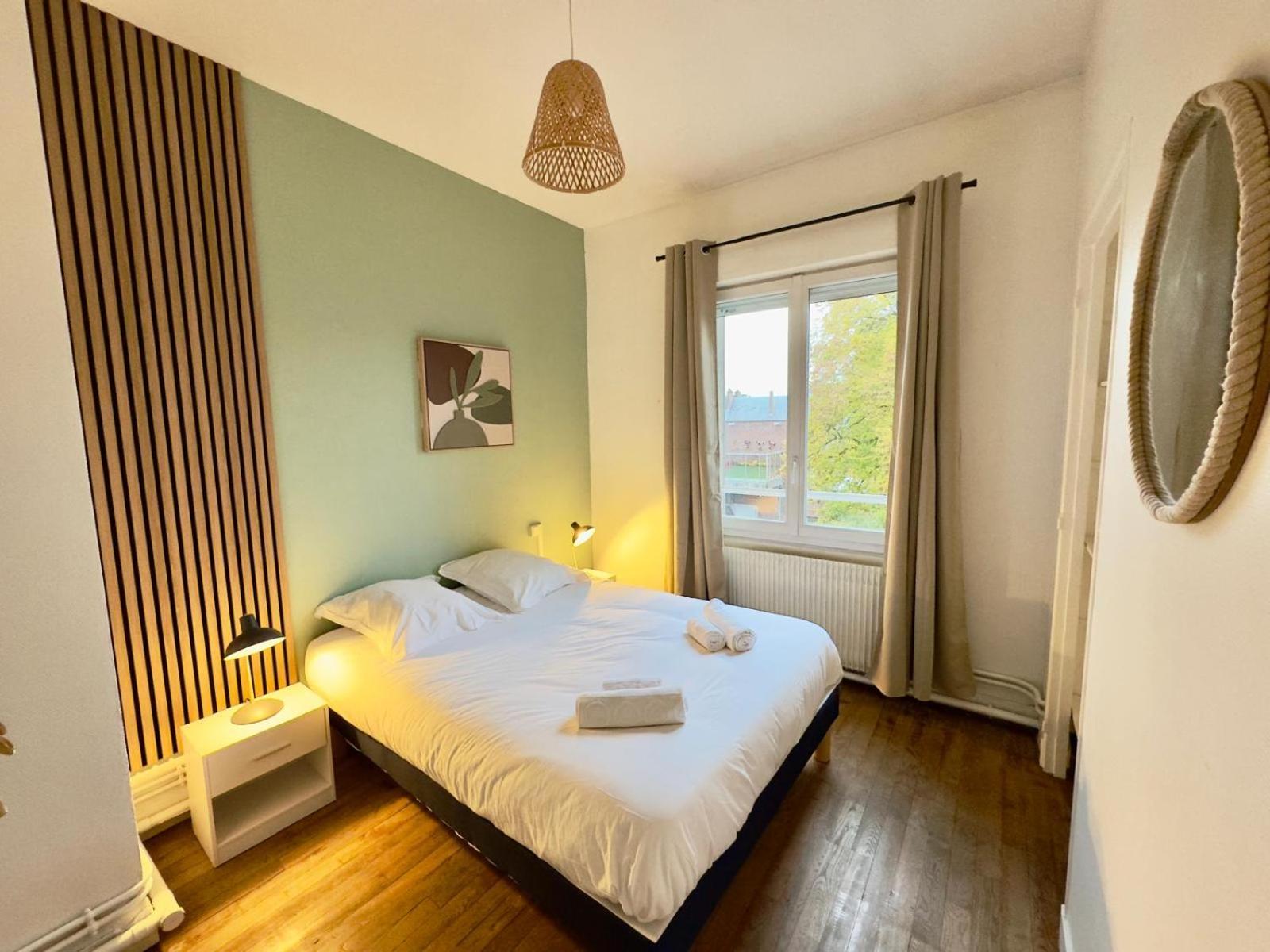 Cathedrale Et Beffroi A 180 Netflix - Parking * Amiens