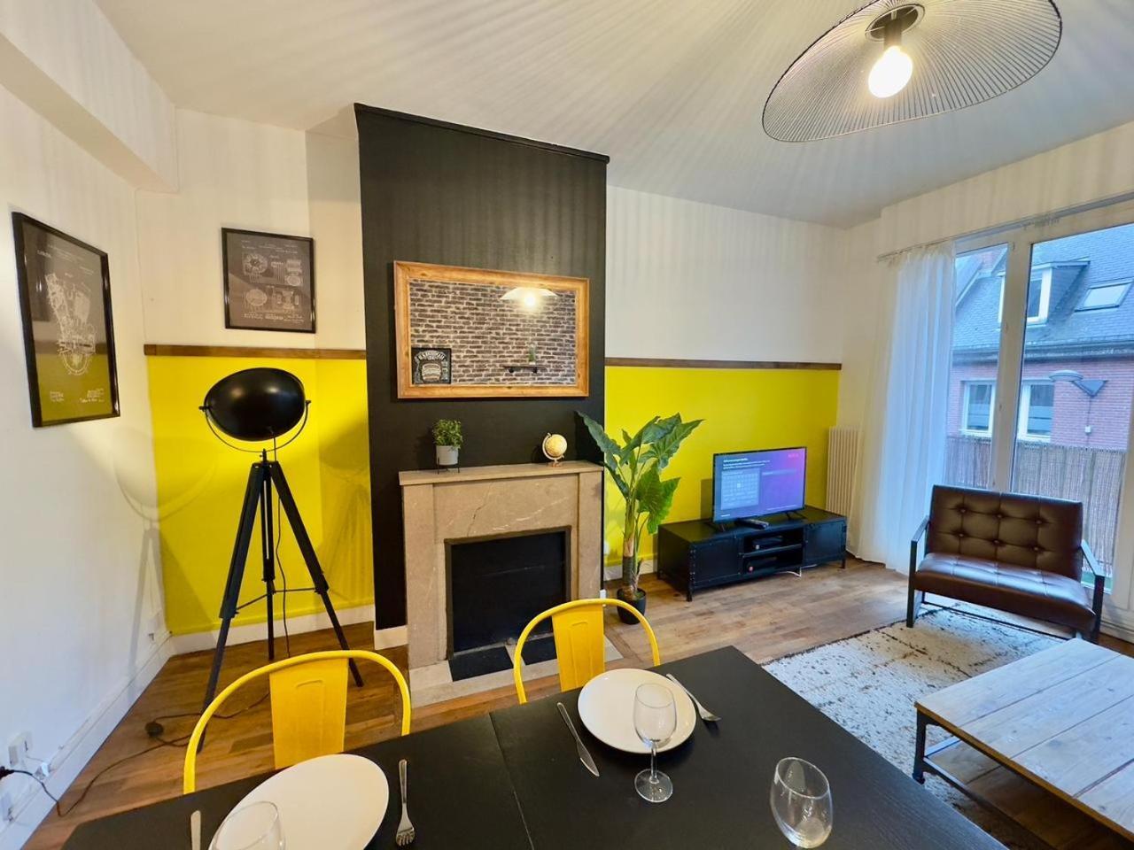 Cathedrale Et Beffroi A 180 Netflix - Parking Apartment
